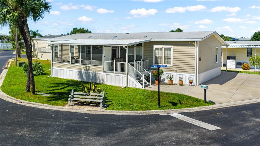 Property for sale at 102 E SAINT LUCIA LOOP, APOLLO BEACH, FL, 33572