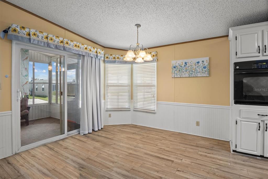 Dinette/Breakfast Nook - Wainescoting