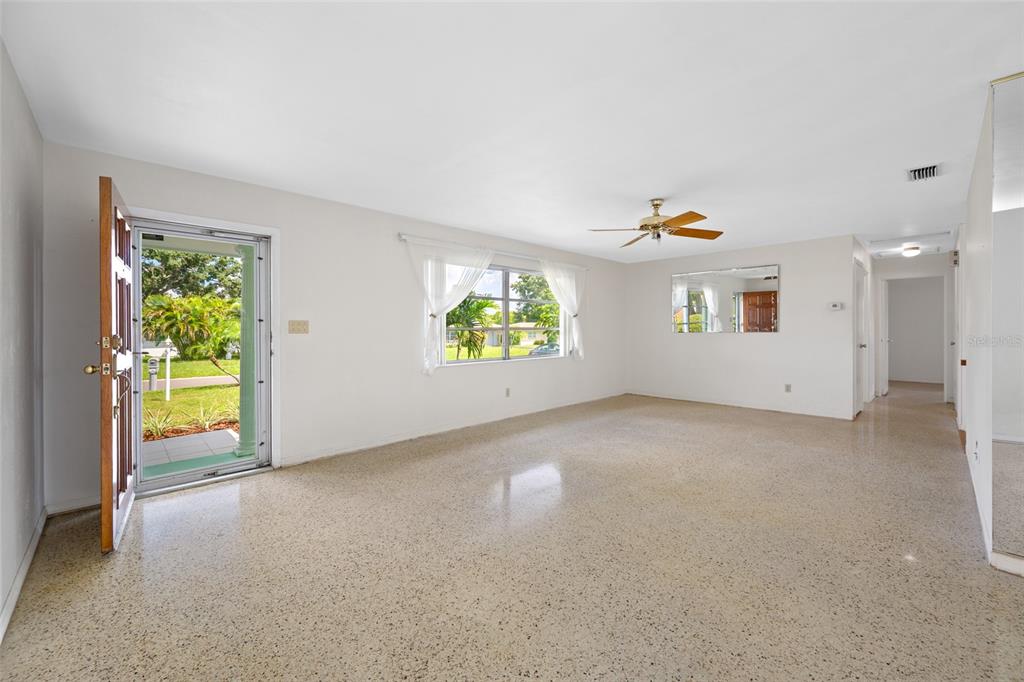 Property for sale at 11450 80TH AVENUE, SEMINOLE, FL, 33772