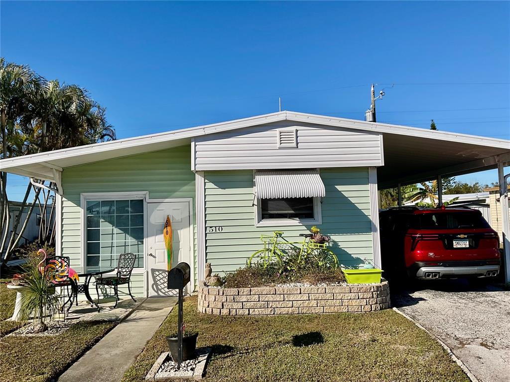 Turn key and Furnished. ALL AGES. 2 pets 60 pounds or under. LOW HOA fees ($160) & NO lot rent make this THE community! NON-FLOOD ZONE status and easy, PRIVATE access to the 75-mile Pinellas Trail and multiple City parks and gardens. Whether it's your primary home or second home, this TURN KEY & FURNISHED home is waiting just for you!