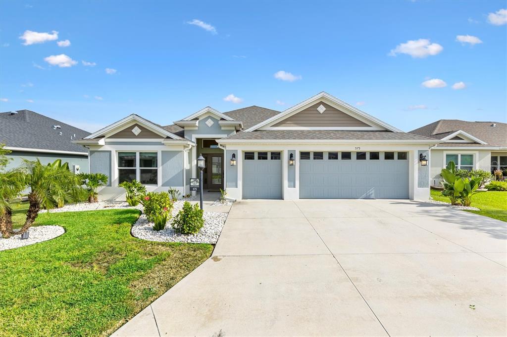 Welcome home to 575 Randall Rd
