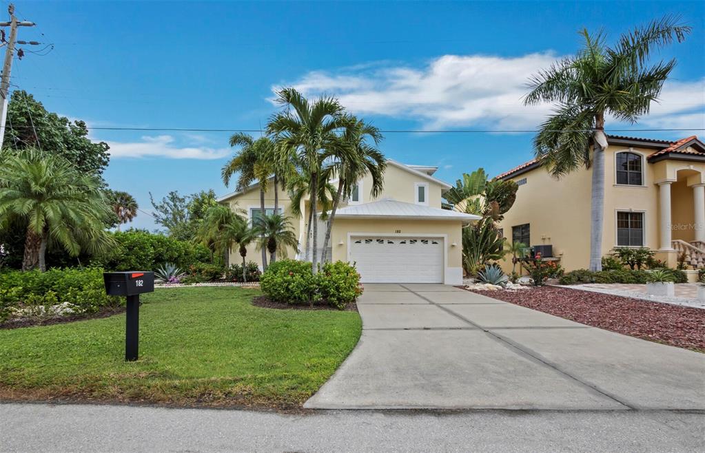 Property for sale at 182 ISLAND CIRCLE, SARASOTA, FL, 34242