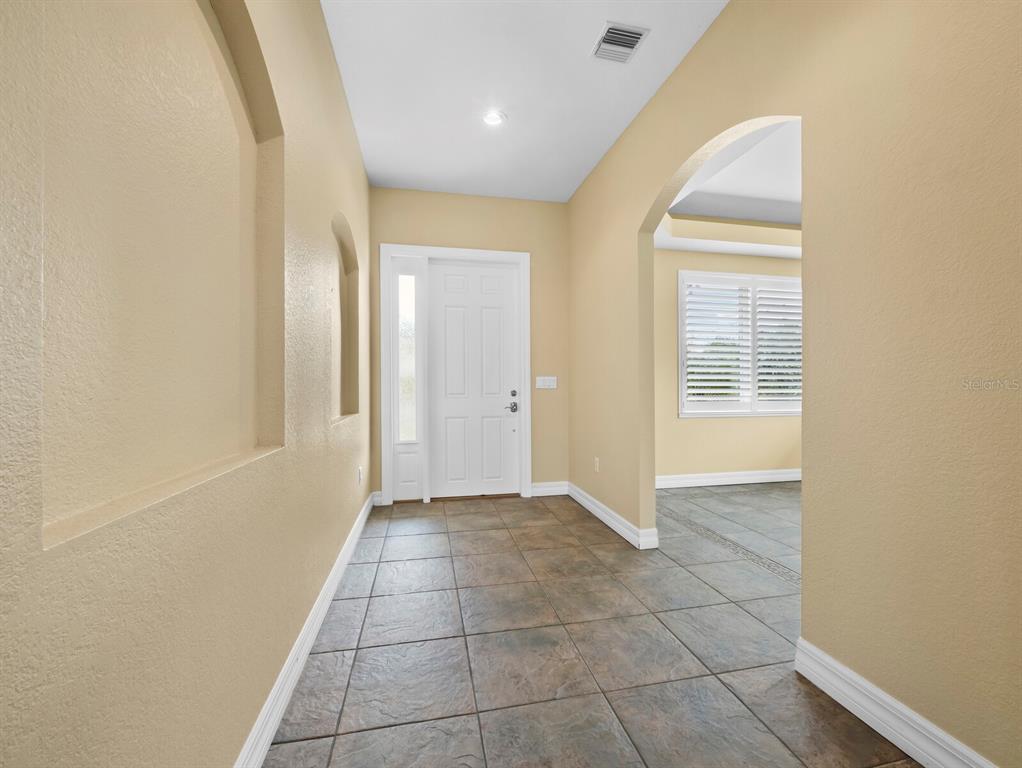 Property for sale at 182 ISLAND CIRCLE, SARASOTA, FL, 34242