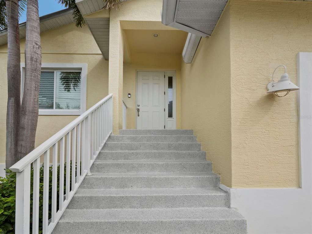Property for sale at 182 ISLAND CIRCLE, SARASOTA, FL, 34242