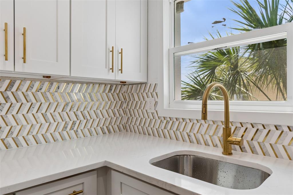 Property for sale at 517 HAMPTON AVENUE NE, ST PETERSBURG, FL, 33703