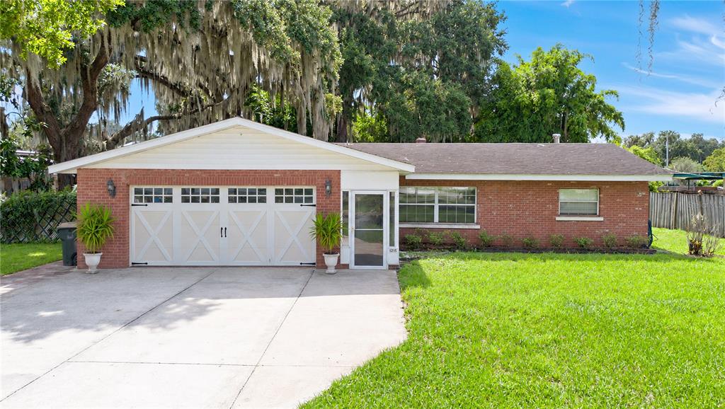 Property for sale at 1215 LAKESHORE BOULEVARD, ST CLOUD, FL, 34769