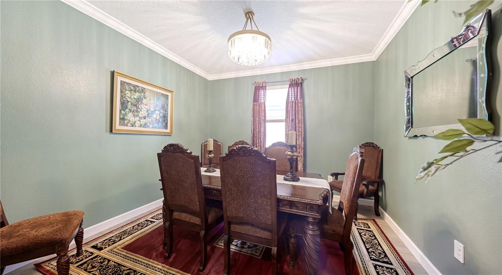 Flex room / Formal Dining room