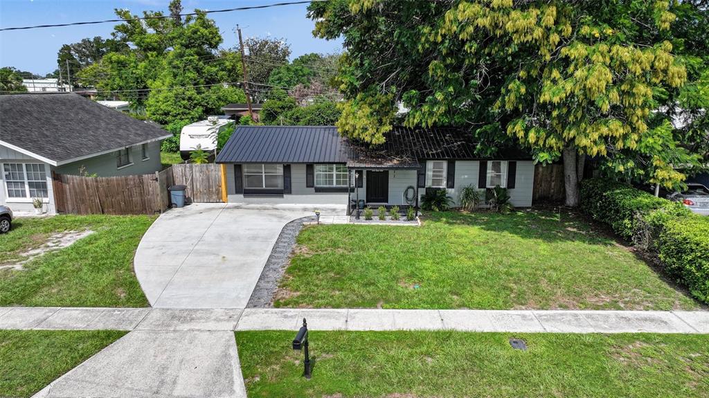 Property for sale at 1611 SMITHFIELD CIRCLE W, LAKELAND, FL, 33801