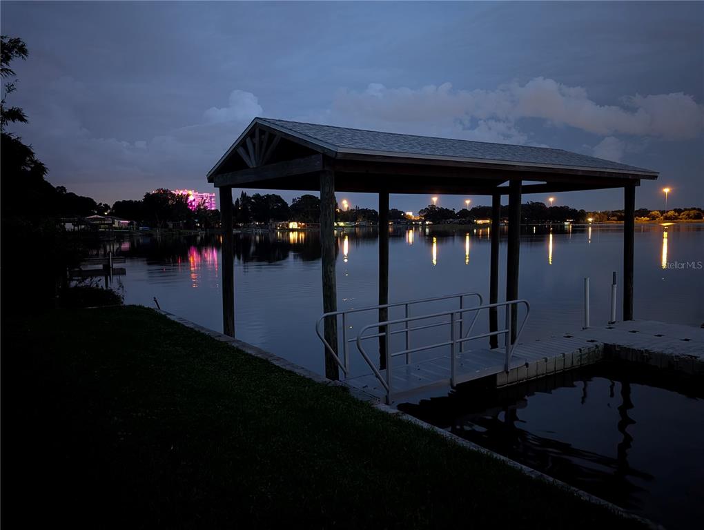 Night View Boat House / Dock /Hard Rock Hotel