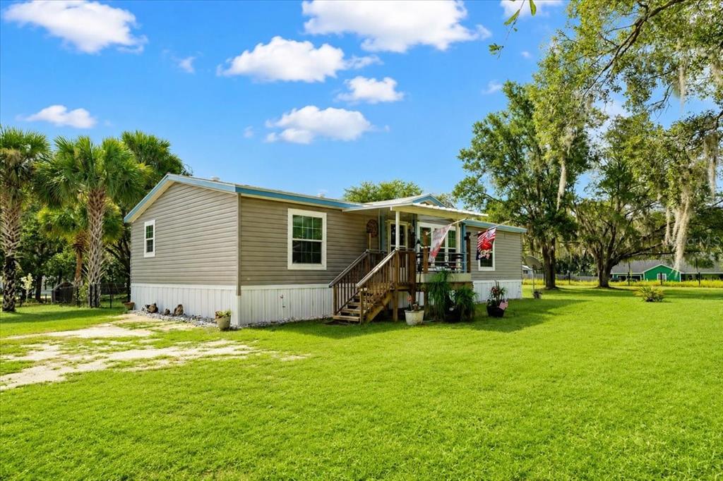 Property for sale at 152 KELLY LANE, HAWTHORNE, FL, 32640