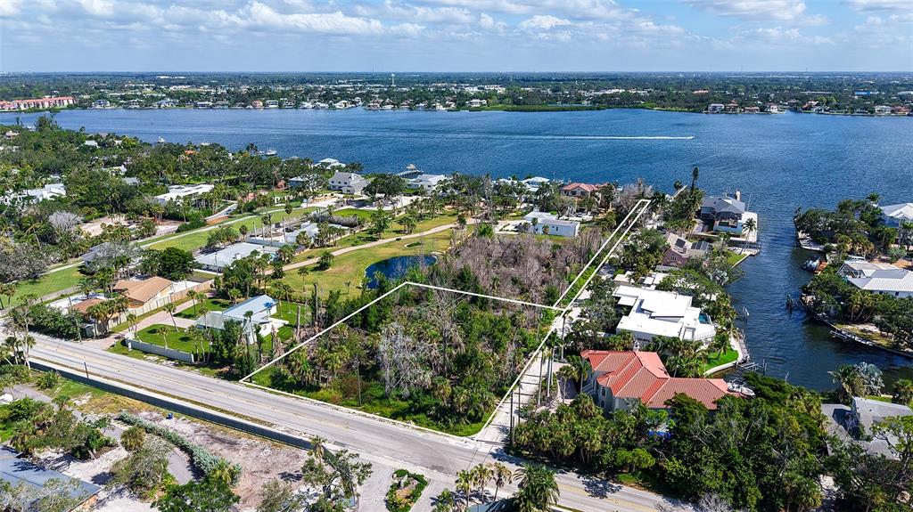 Parcel showing the 20ft easement (flag pole) to the boat dock