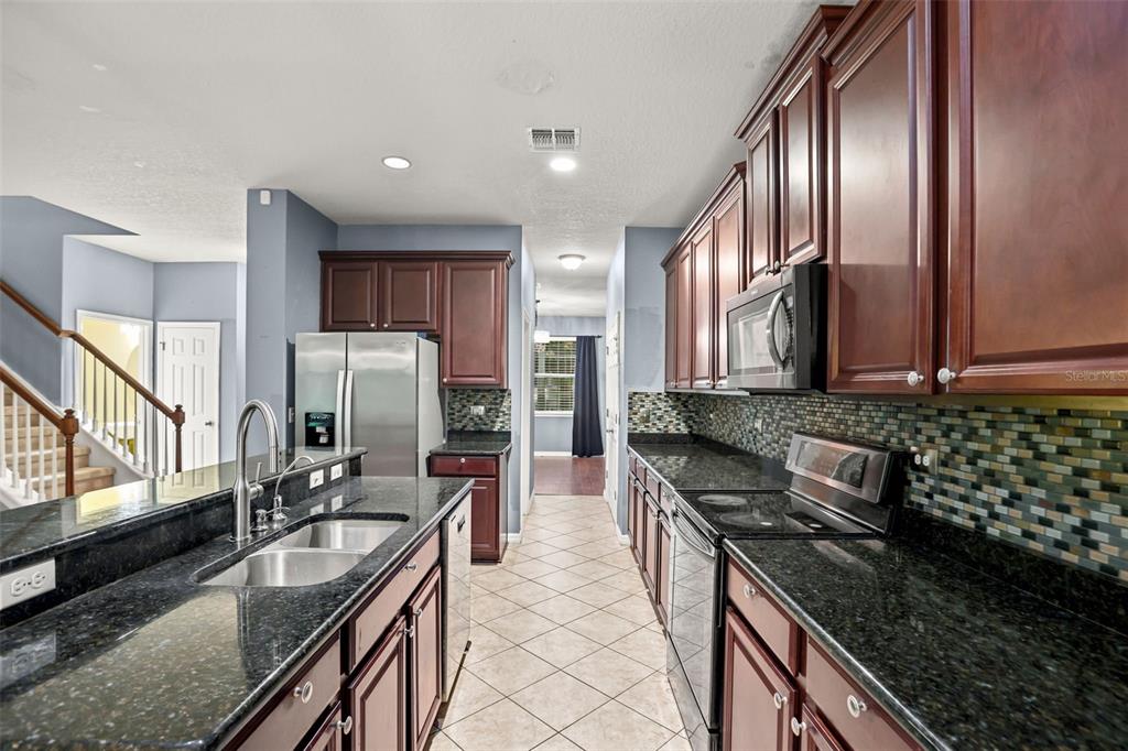 Property for sale at 925 COUNTS CREST CIRCLE, APOPKA, FL, 32712