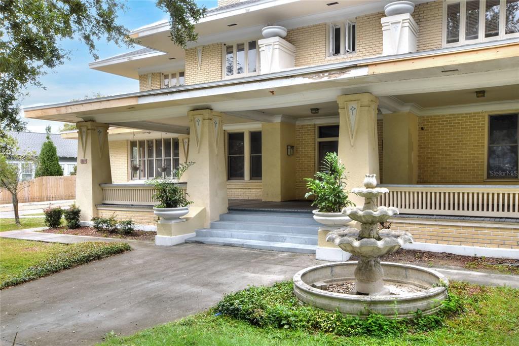 The Deen House