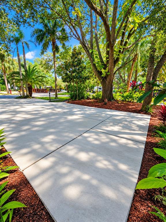 Property for sale at 207 LONGHORN DRIVE, LAKE WALES, FL, 33867