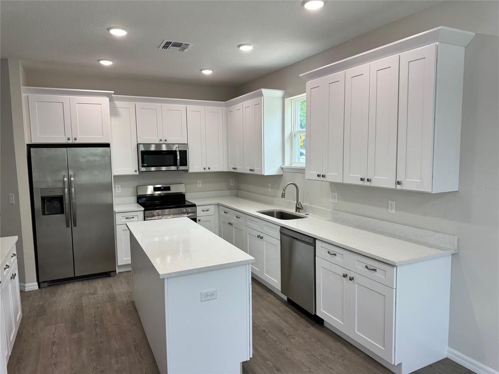 RENDERING - KITCHEN