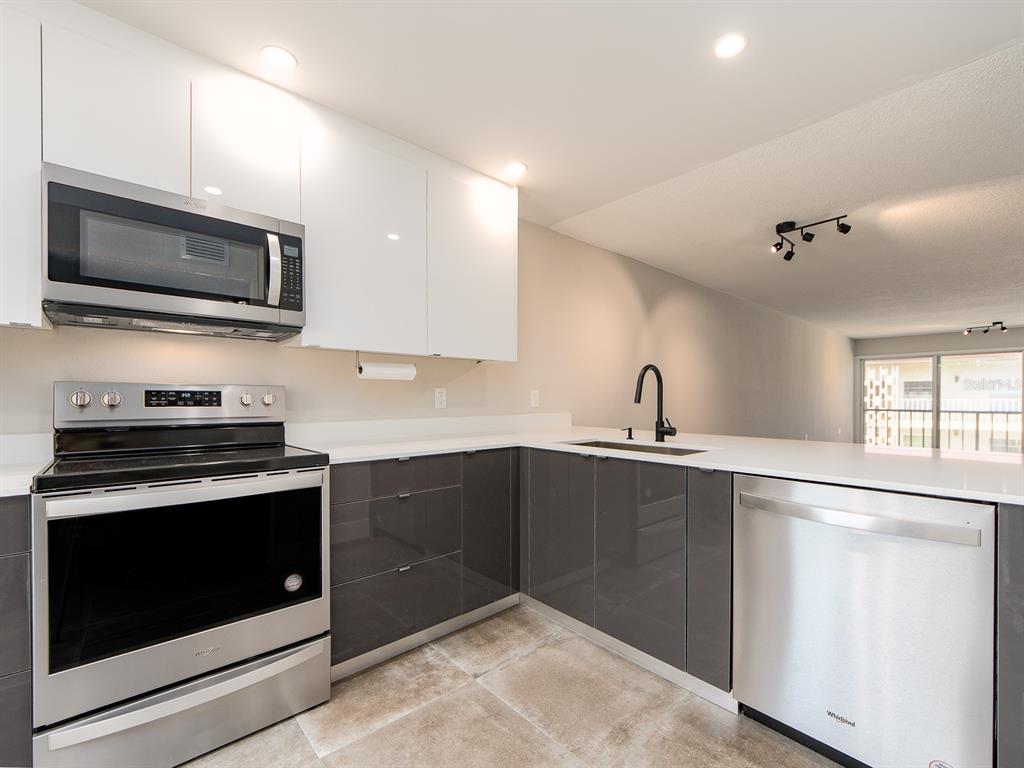 Property for sale at 105 ISLAND WAY UNIT 143, CLEARWATER, FL, 33767