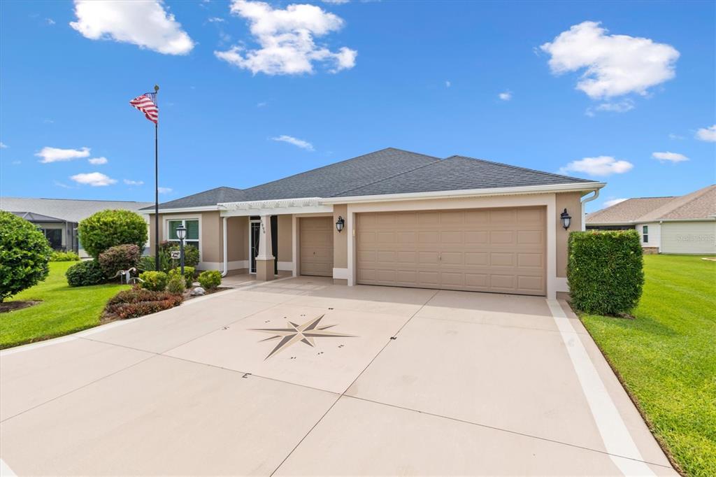 Property for sale at 5996 DELPHINA LOOP, THE VILLAGES, FL, 32163
