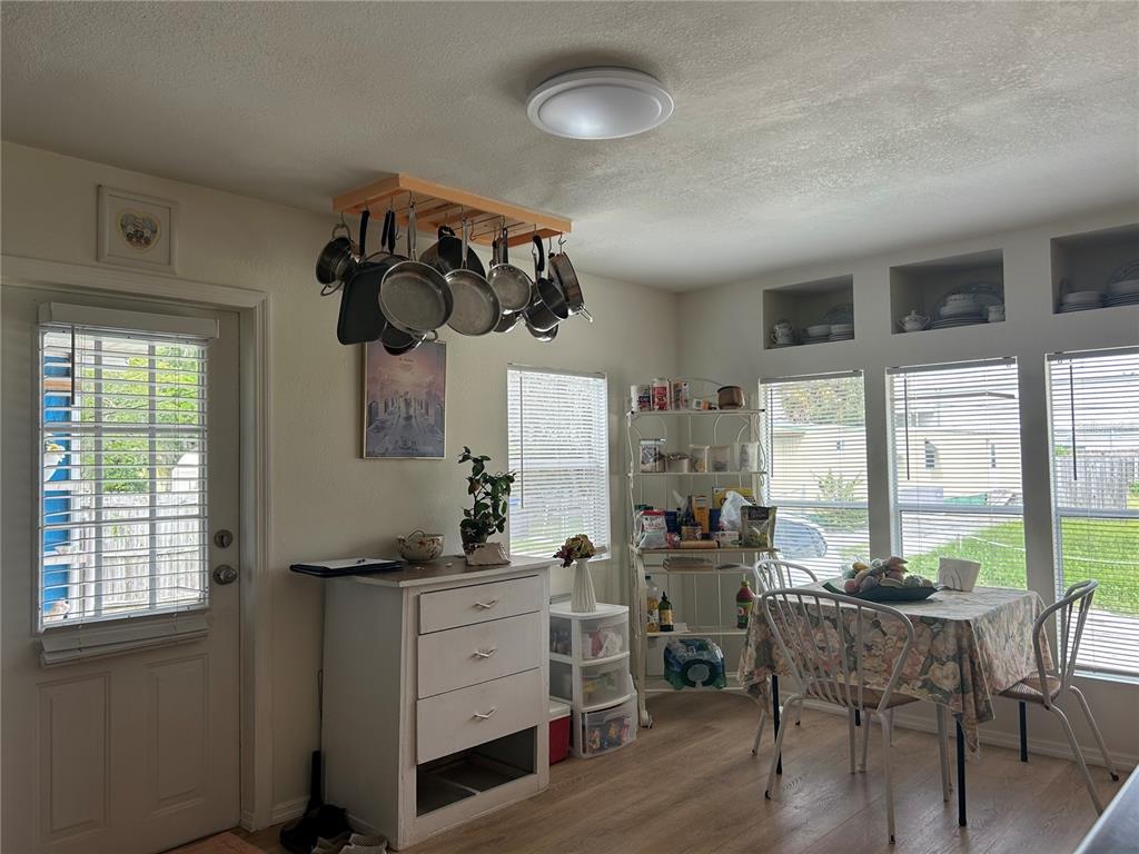 Eat In Kitchen