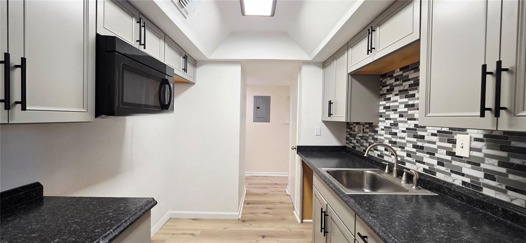 Property for sale at 3775 40TH LANE S UNIT L, ST PETERSBURG, FL, 33711