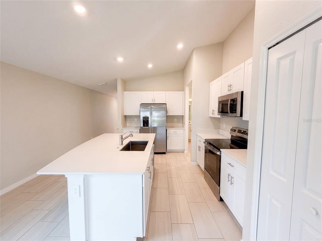 Property for sale at 3513 RADIANT MOUNTAIN DRIVE, PLANT CITY, FL, 33565