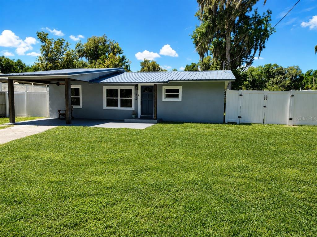 Property for sale at 1924 CR 439C, LAKE PANASOFFKEE, FL, 33538