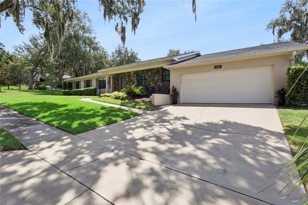 Property for sale at 1325 OVERLOOK DRIVE, MOUNT DORA, FL, 32757