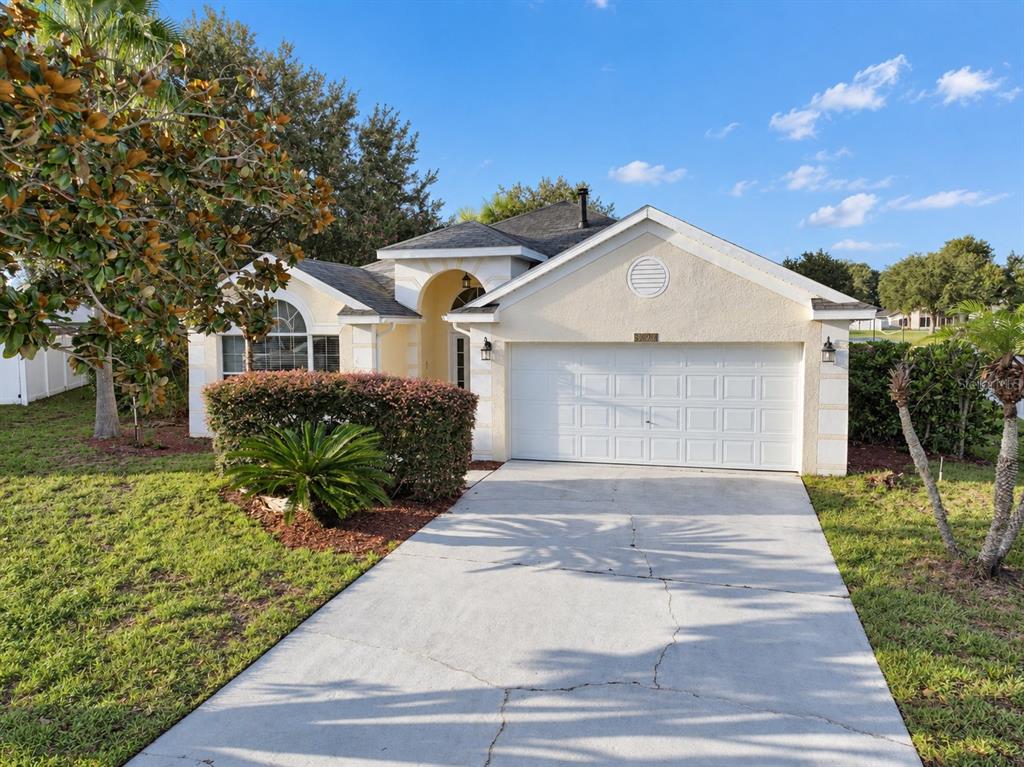 Property for sale at 2813 MAYFLOWER LOOP, CLERMONT, FL, 34714