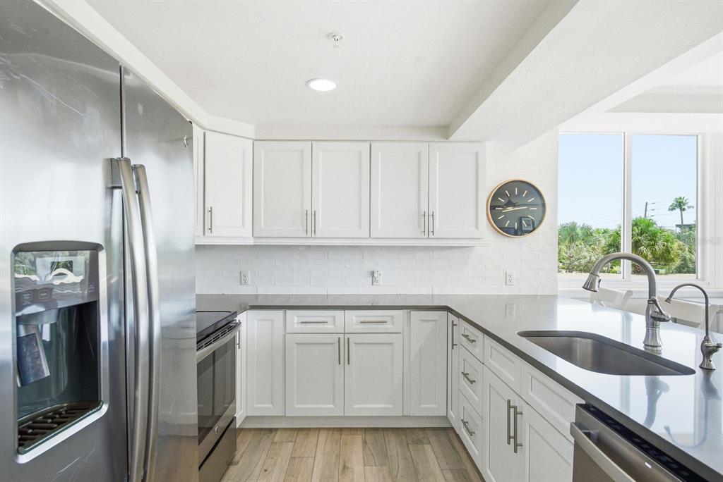 Property for sale at 223 ISLAND WAY UNIT 2D, CLEARWATER BEACH, FL, 33767