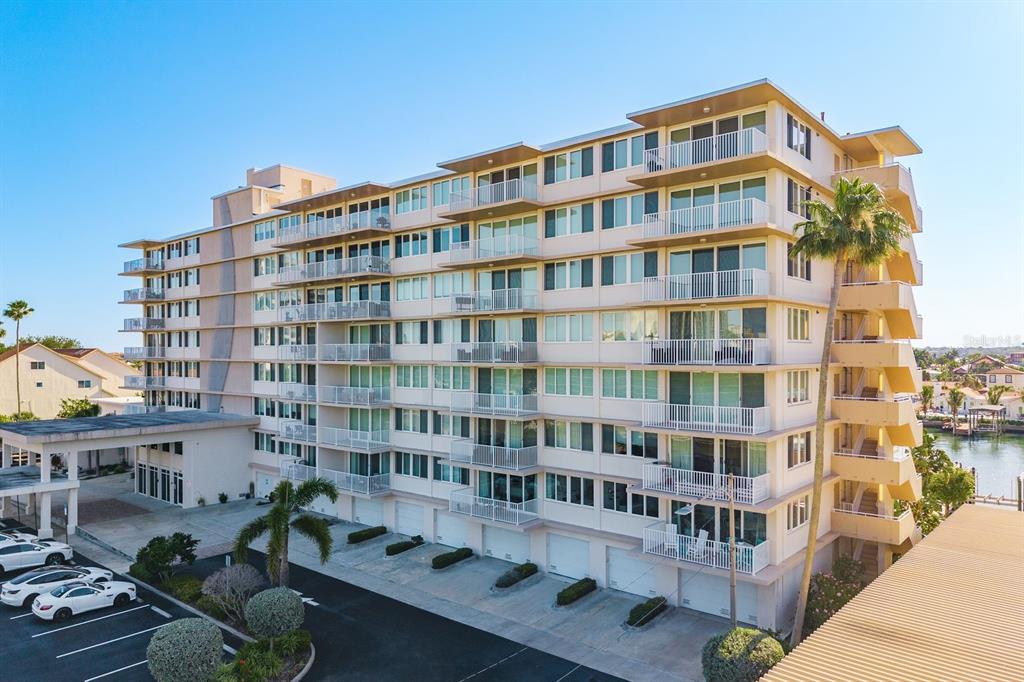 Property for sale at 223 ISLAND WAY UNIT 2D, CLEARWATER BEACH, FL, 33767