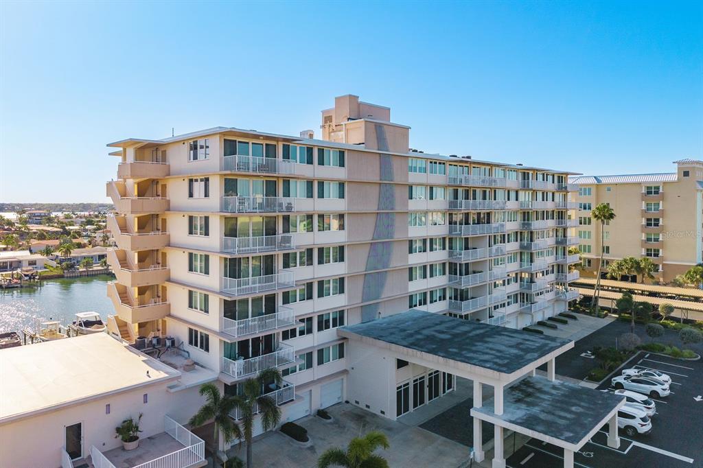 Property for sale at 223 ISLAND WAY UNIT 2D, CLEARWATER BEACH, FL, 33767