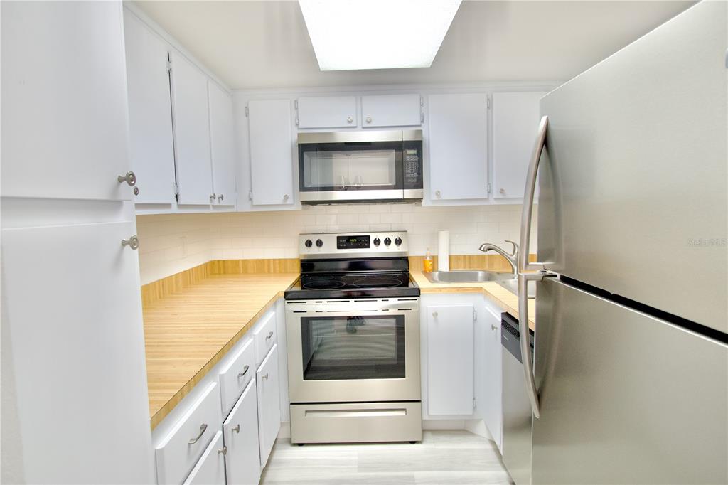 Property for sale at 5135 GEMSTONE DRIVE UNIT 202, NEW PORT RICHEY, FL, 34652