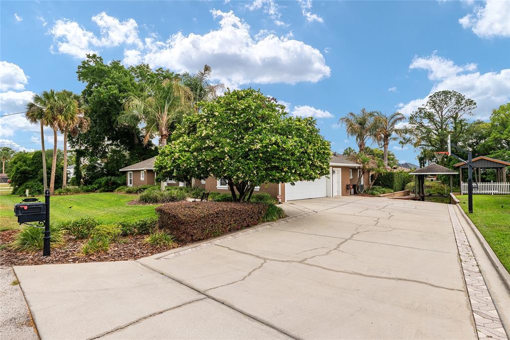 Property for sale at 29 SE OCALE WAY, SUMMERFIELD, FL, 34491