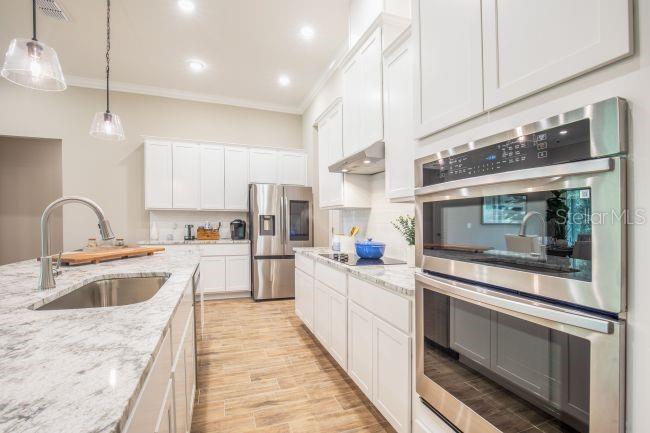 Model home - actual features may vary.