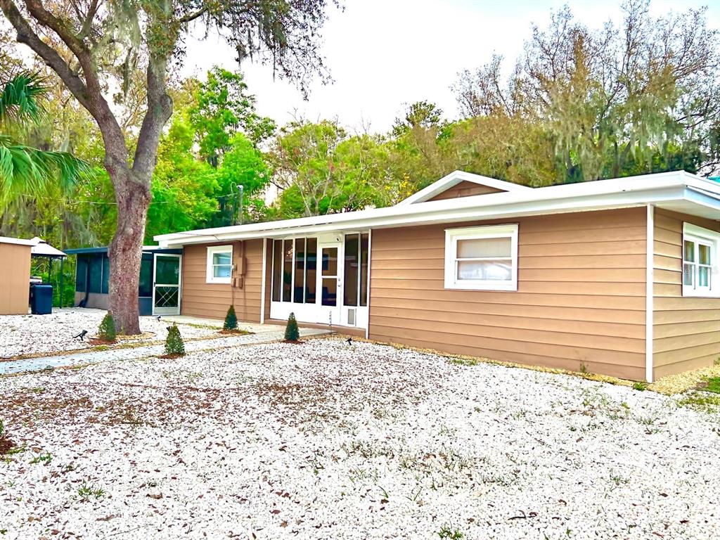 Property for sale at 896 CR 485A, LAKE PANASOFFKEE, FL, 33538