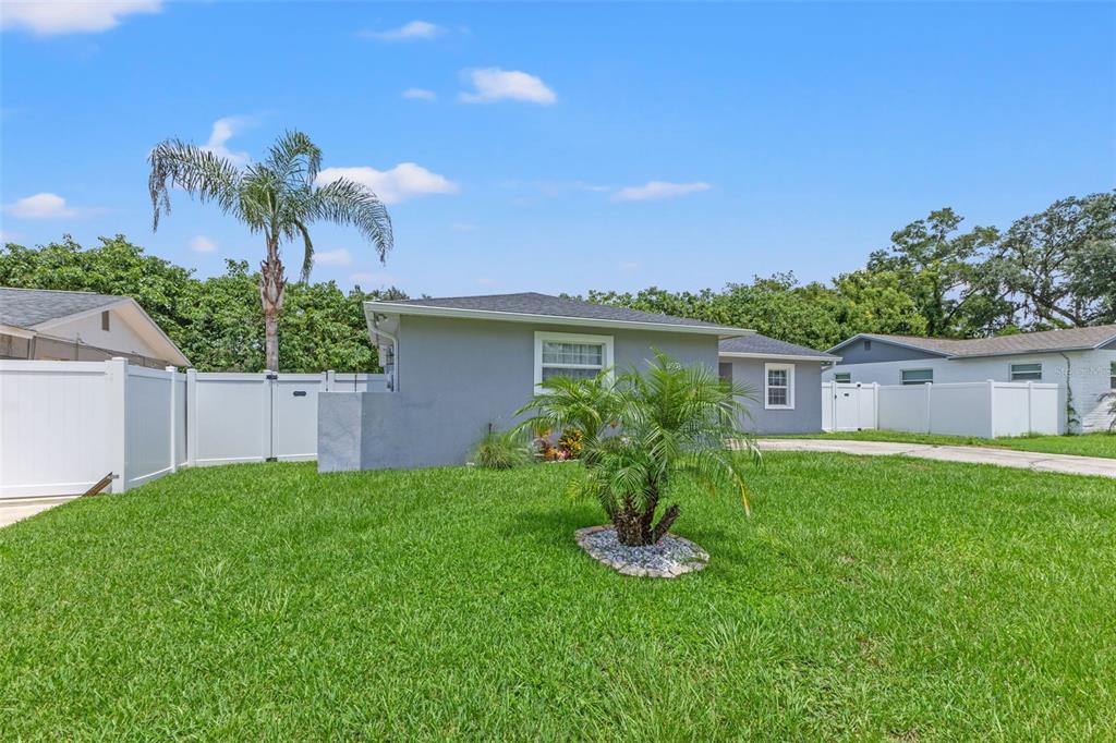 Property for sale at 560 ROBIN HILL CIRCLE, BRANDON, FL, 33510