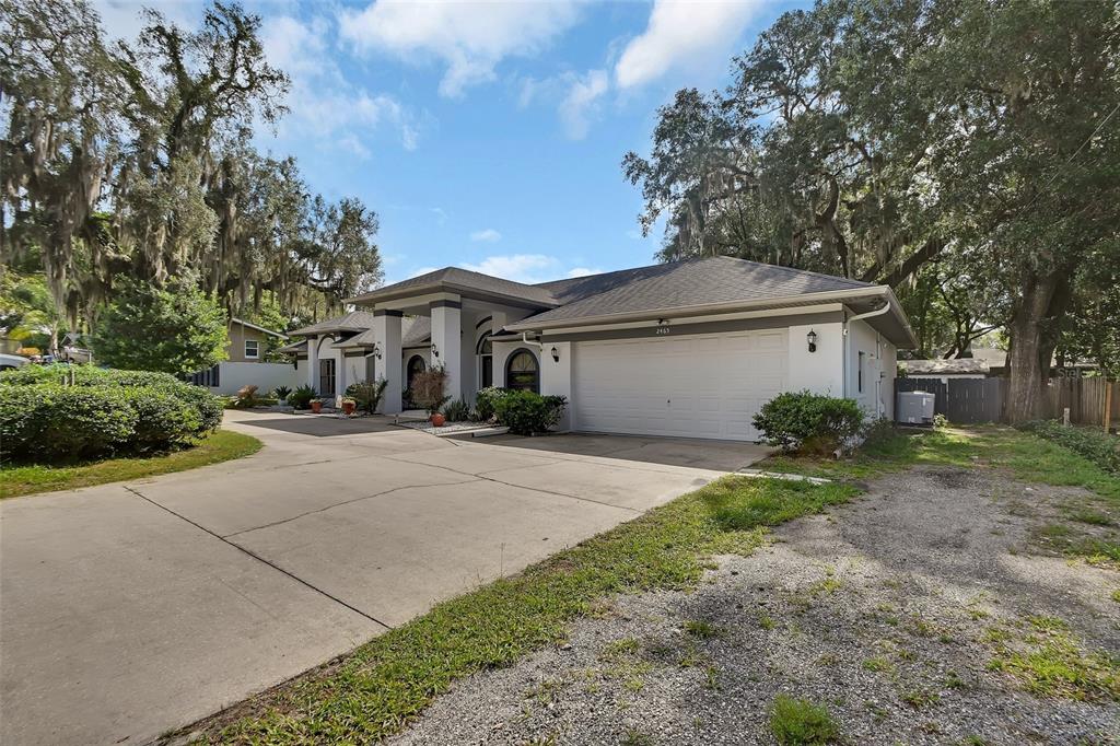 2 Car Garage. Circle Drive.