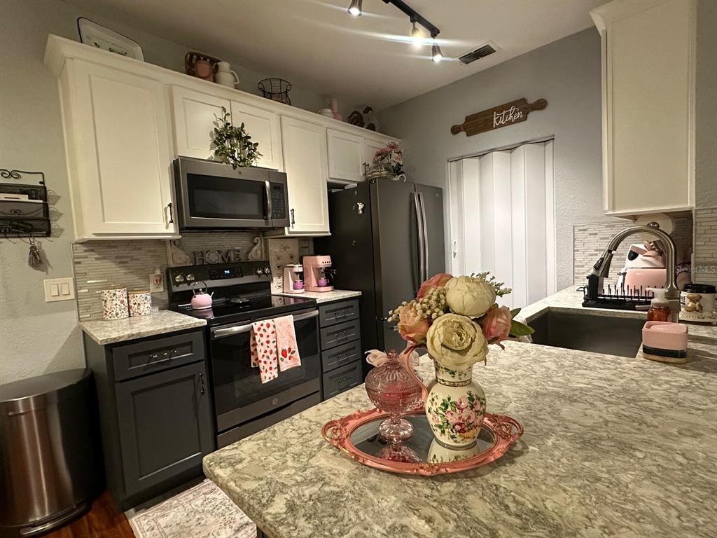 Property for sale at 875 GRAND REGENCY POINT UNIT 203, ALTAMONTE SPRINGS, FL, 32714