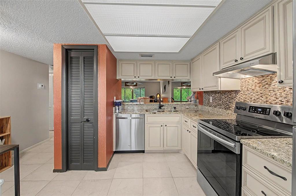 Property for sale at 221 CARYL WAY UNIT 221, OLDSMAR, FL, 34677