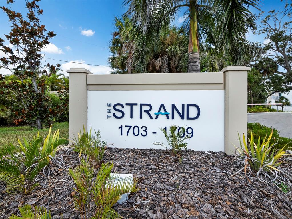 A desirable combination of waterfront living built in 2022