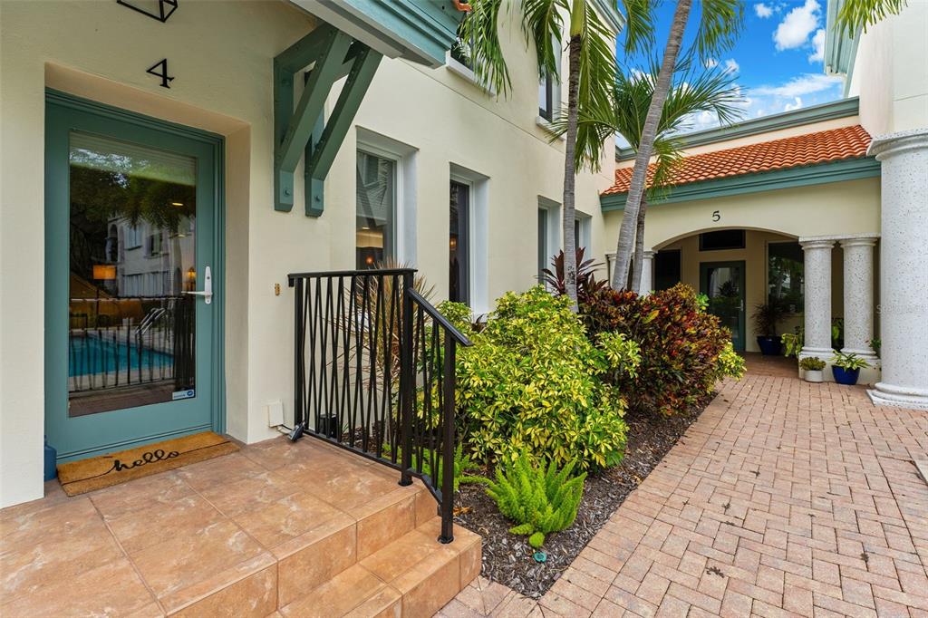 Property for sale at 1685 LAUREL STREET UNIT 4, SARASOTA, FL, 34236
