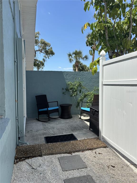 Property for sale at 170 ROOSEVELT DRIVE UNIT 8, SARASOTA, FL, 34236
