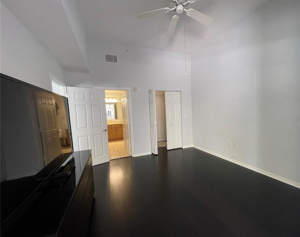 Property for sale at 1064 N TAMIAMI TRAIL UNIT 1122, SARASOTA, FL, 34236