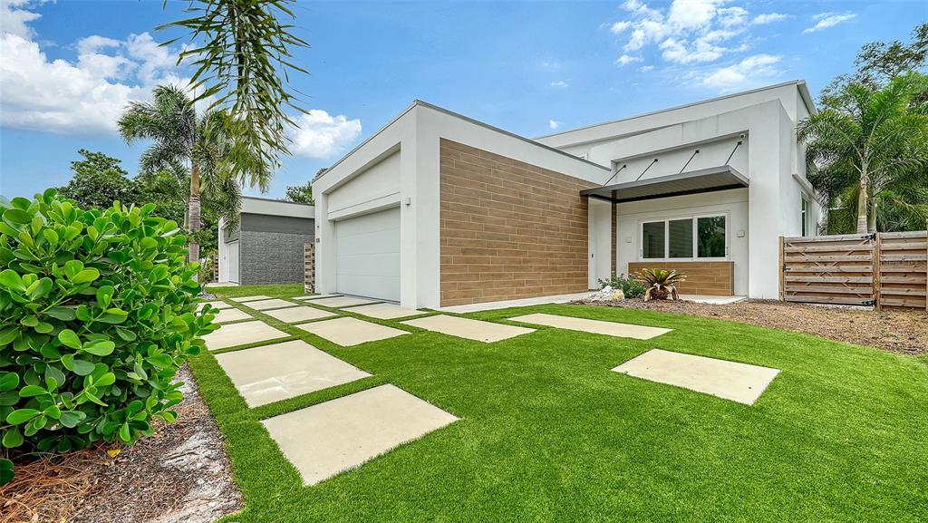Property for sale at 2138 HAWTHORNE STREET, SARASOTA, FL, 34239