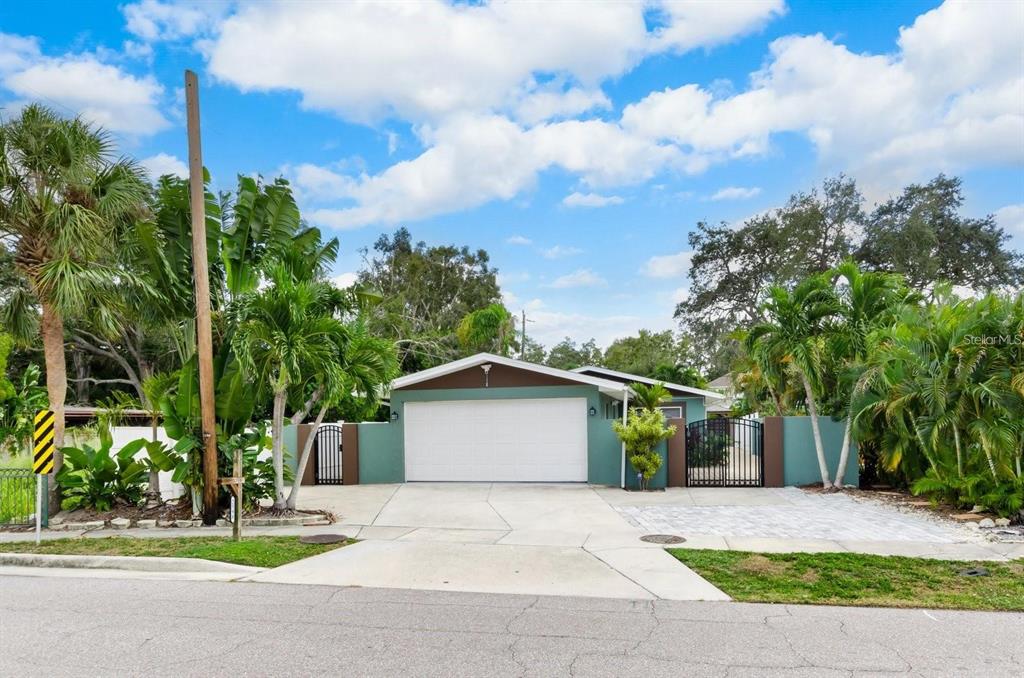 Property for sale at 2598 WOOD STREET, SARASOTA, FL, 34237