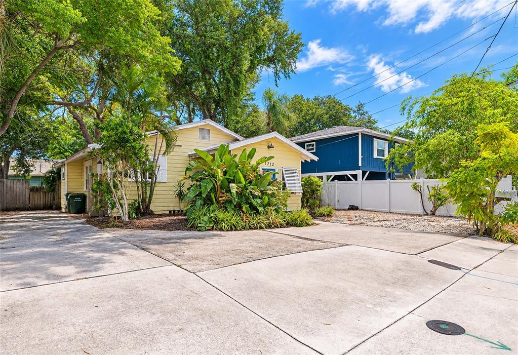 Property for sale at 1712 SIESTA DRIVE, SARASOTA, FL, 34239