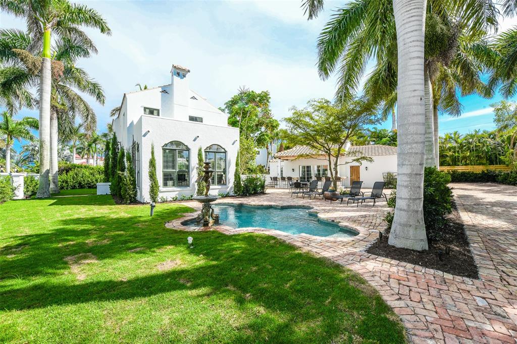 Property for sale at 76 S WASHINGTON DRIVE, SARASOTA, FL, 34236