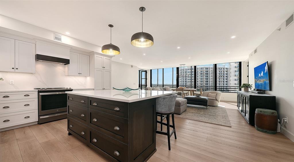 Property for sale at 1102 BENJAMIN FRANKLIN DRIVE UNIT 810, SARASOTA, FL, 34236