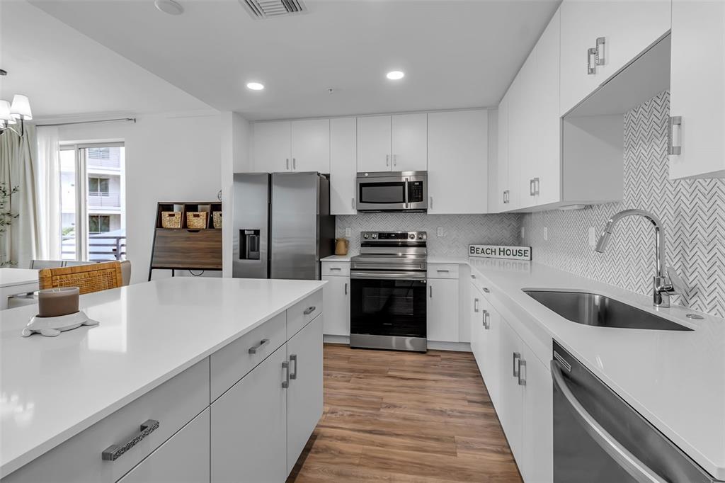 Property for sale at 1703 N TAMIAMI TRAIL UNIT 211, SARASOTA, FL, 34234