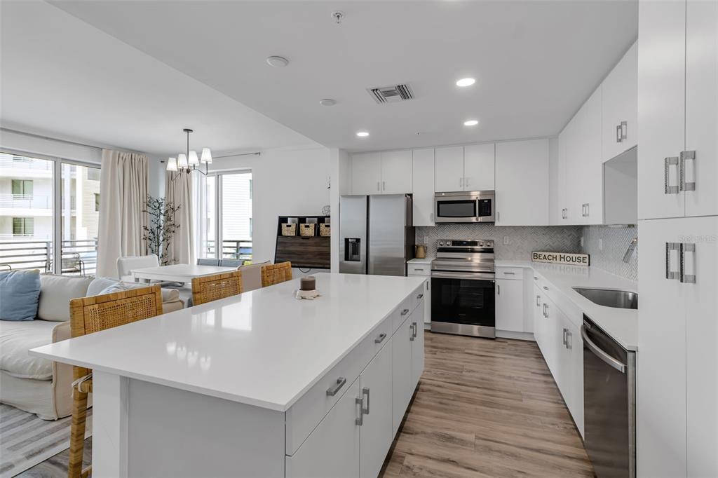 Property for sale at 1703 N TAMIAMI TRAIL UNIT 211, SARASOTA, FL, 34234