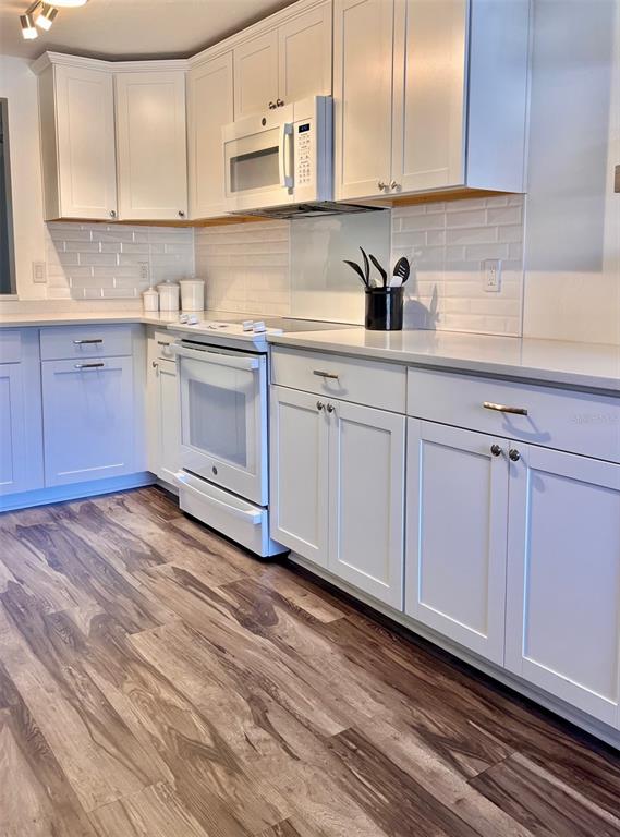 Property for sale at 984 SUNRIDGE DRIVE UNIT J3, SARASOTA, FL, 34234